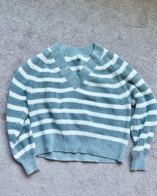 m | gray and white striped v neck slouchy sweater