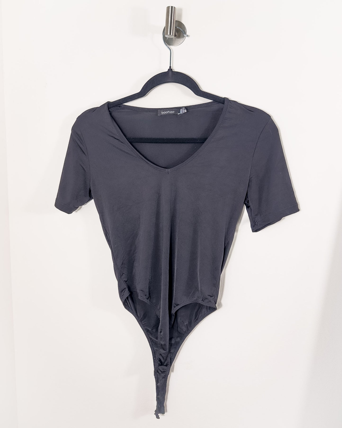 size 8 | soft black v neck bodysuit