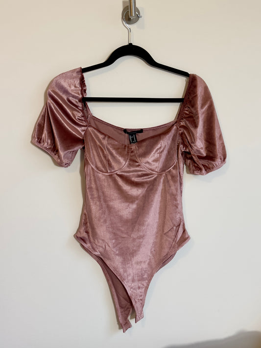 m | new with tags velour forever 21 bodysuit