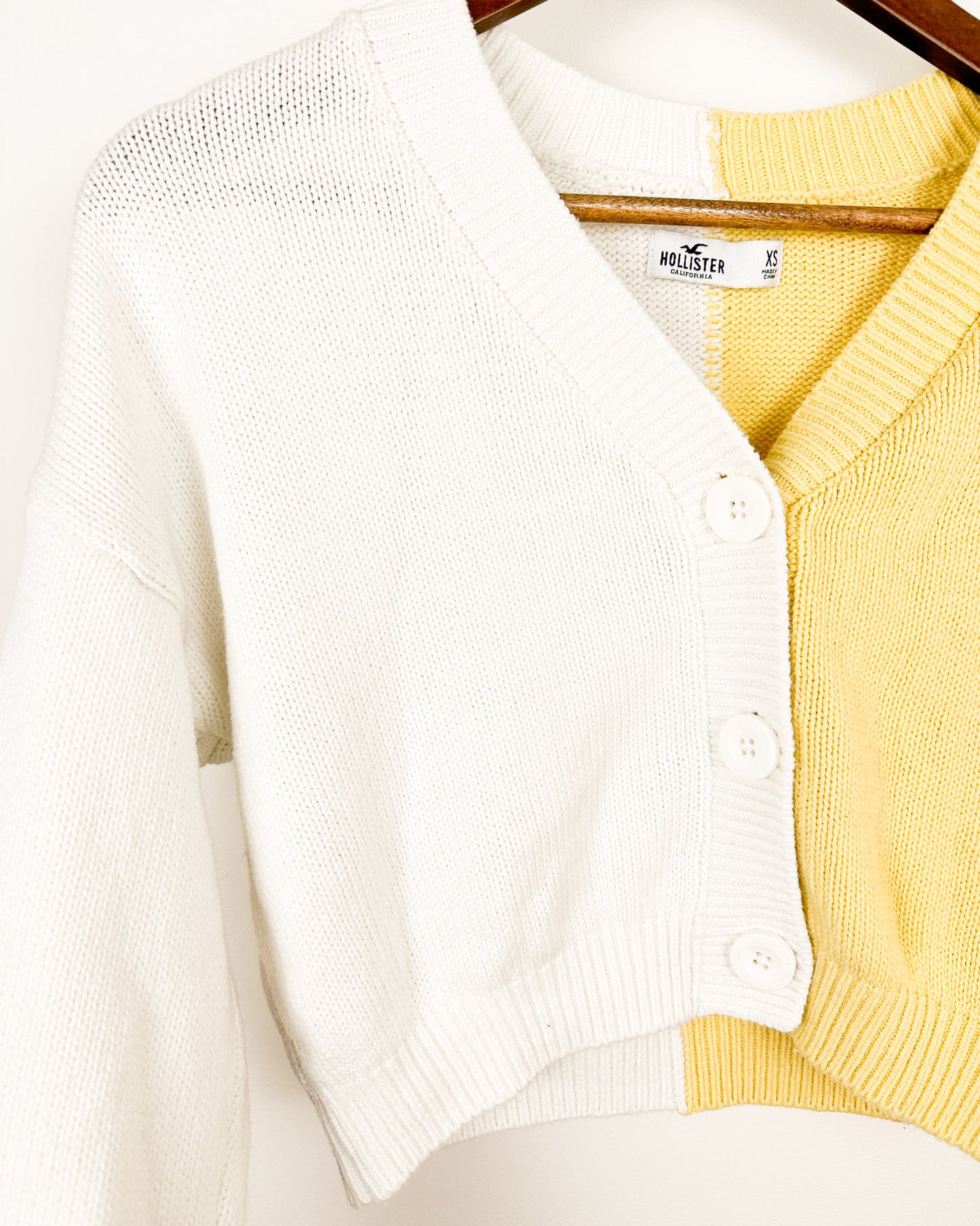 xs | yellow & white hollister cardigan