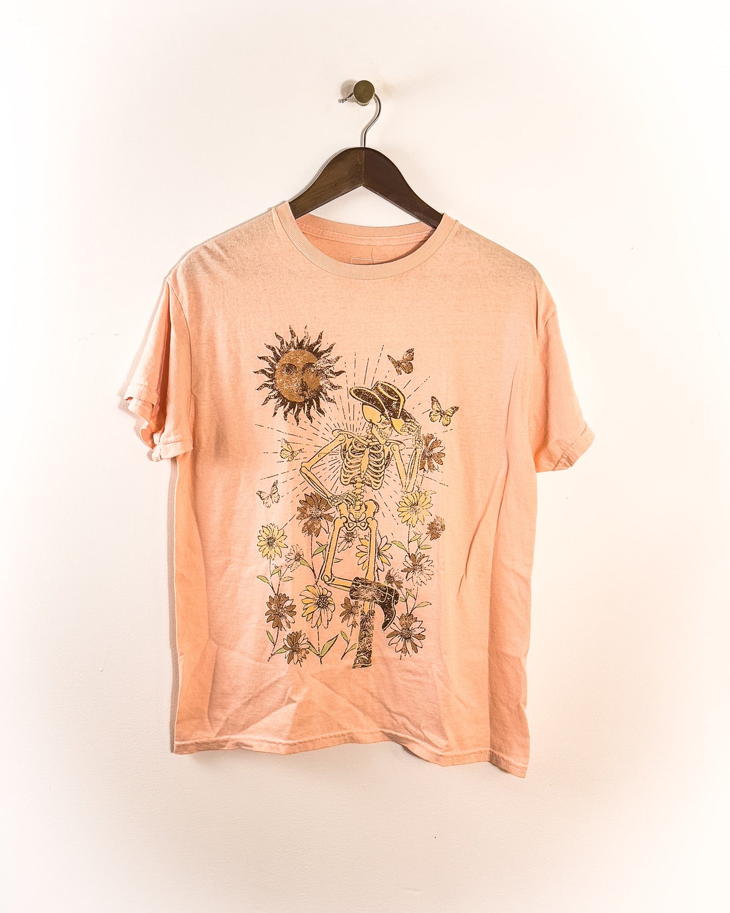 s / m / l | new with tags cowgirl skeleton graphic tee