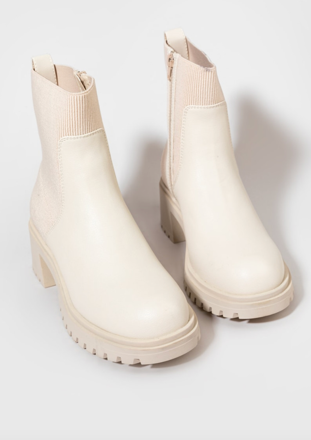 7.5 & 8.5 | new francesca's ribbed lugged boots in ivory