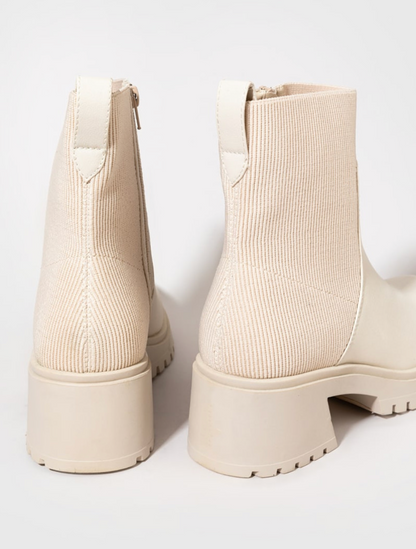 7.5 & 8.5 | new francesca's ribbed lugged boots in ivory